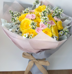 Yellow Rose Flower Bouquet