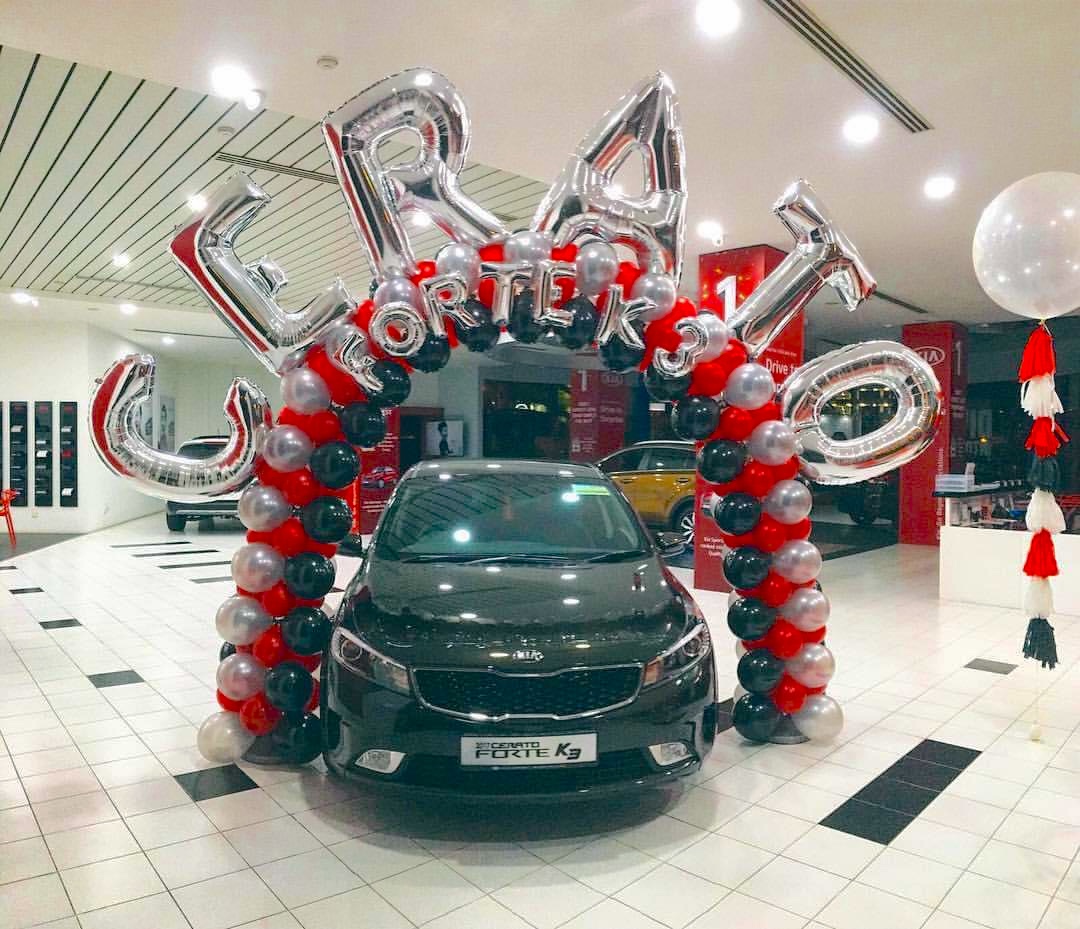 Custom Balloon Arch