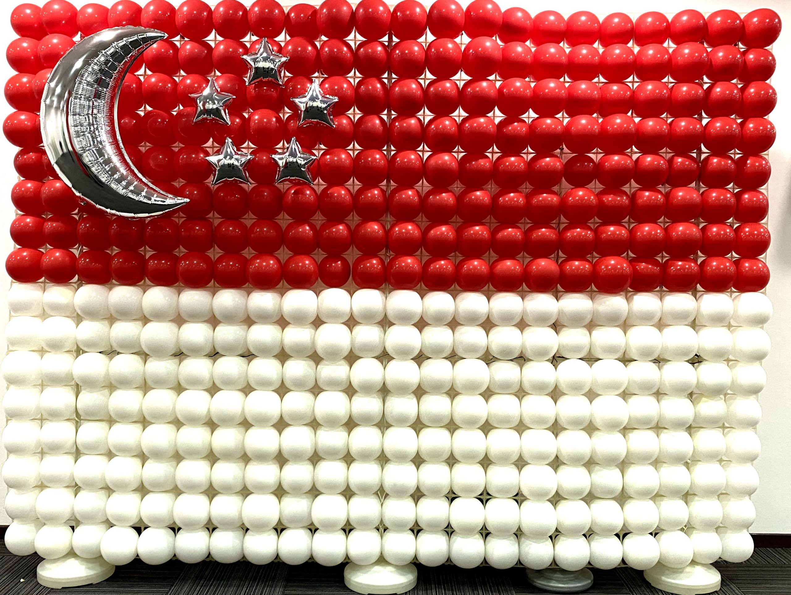 Singapore Flag Balloon Wall